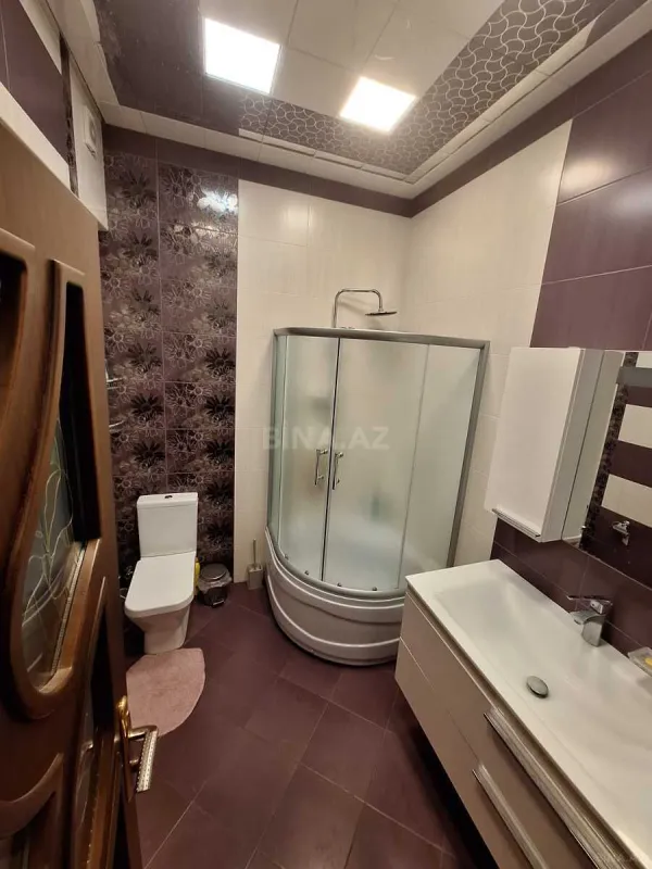 Satılır 4 otaqlı mənzil 250 m²