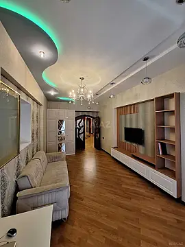 Satılır 4 otaqlı mənzil 250 m²