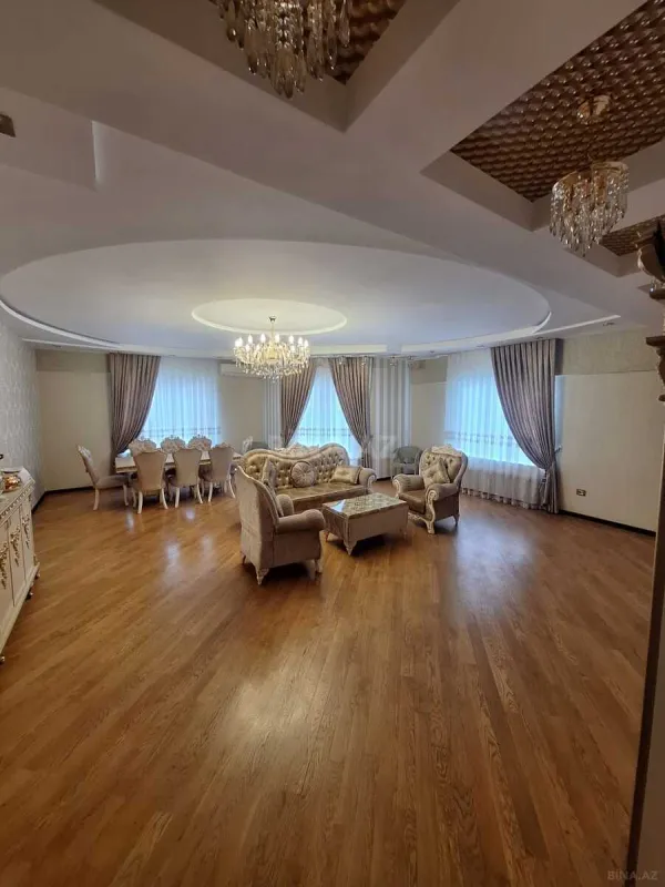 Satılır 4 otaqlı mənzil 250 m²