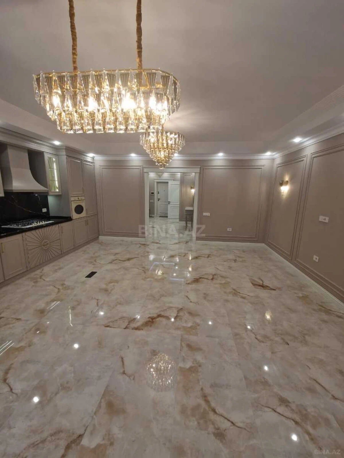 Satılır 3 otaqlı mənzil 110 m²