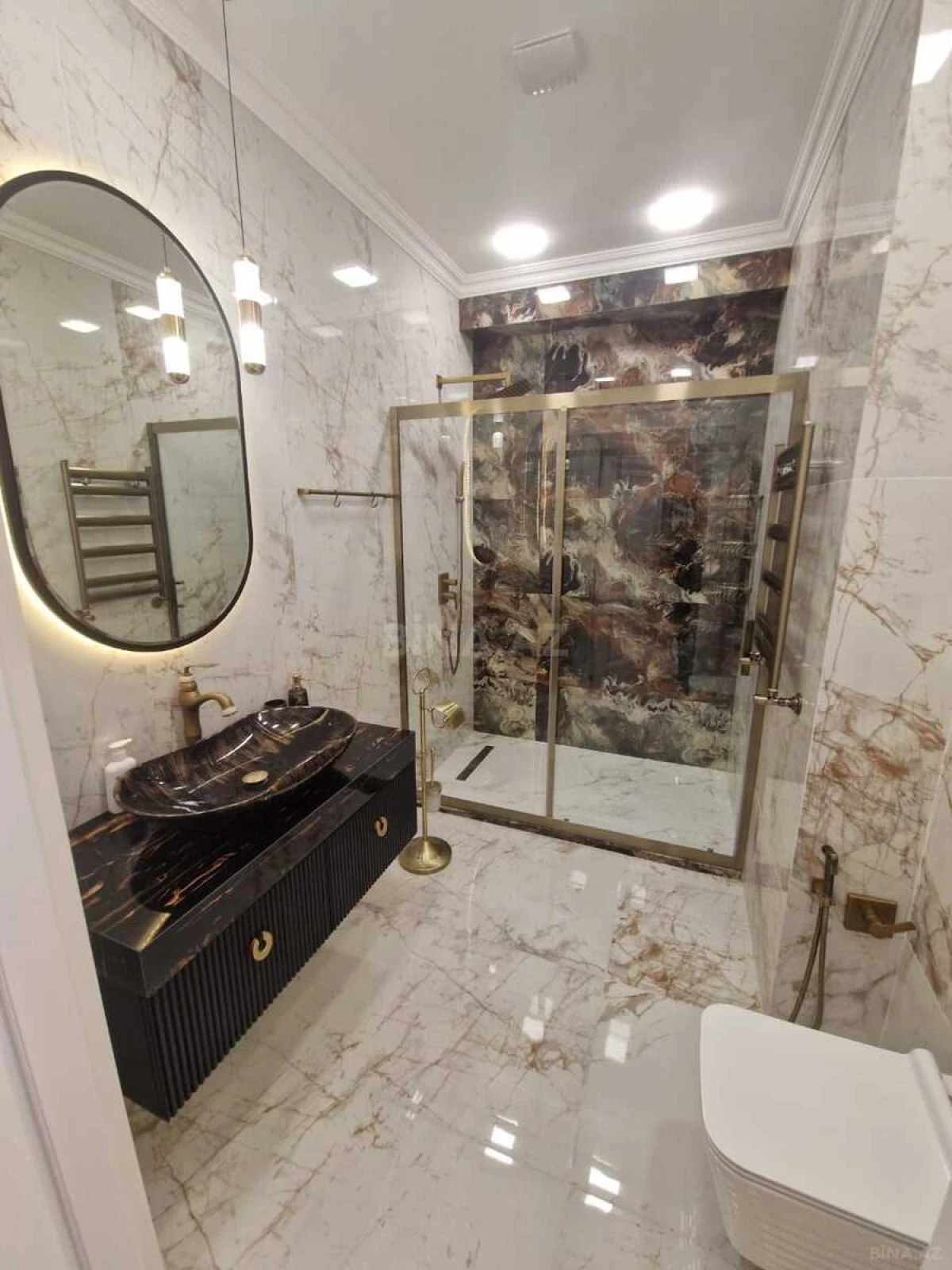 Satılır 3 otaqlı mənzil 110 m²