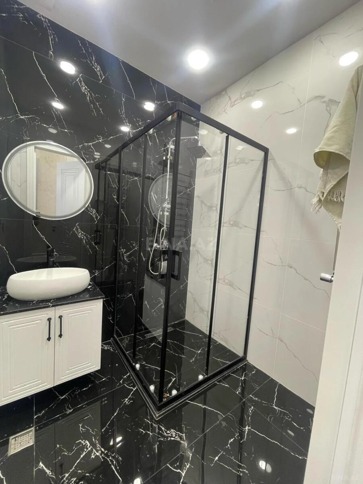 Satılır 3 otaqlı mənzil 105 m²