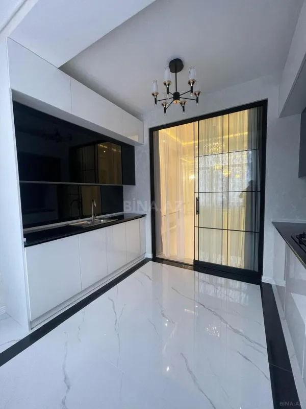 Satılır 3 otaqlı mənzil 105 m²