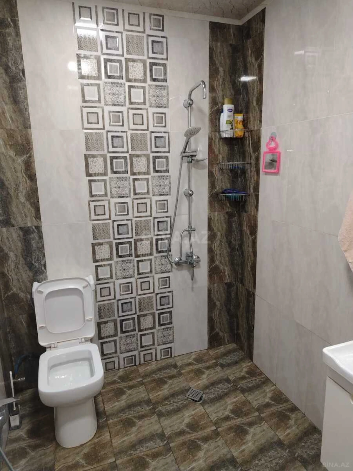 Satılır 3 otaqlı mənzil 105 m²