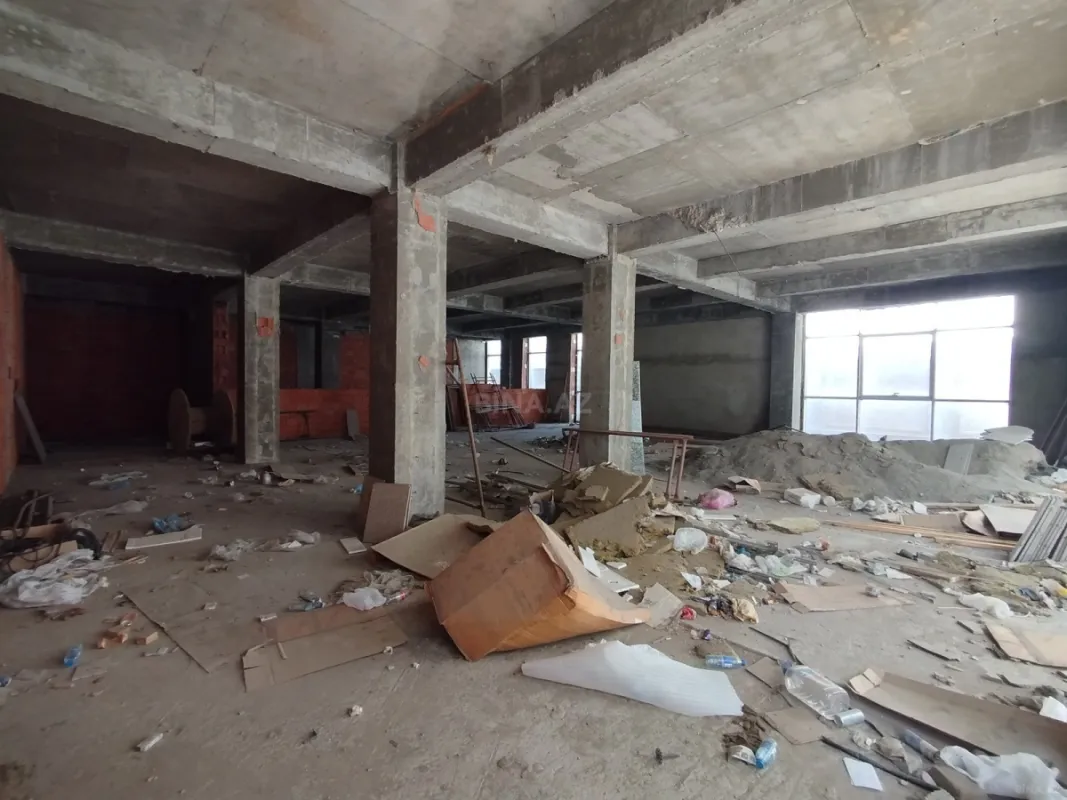 Satılır obyekt 587 m²