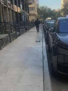 Satılır obyekt 587 m²