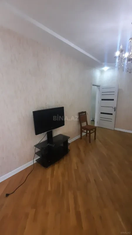 Kirayə verilir 2 otaqlı mənzil 65 m²