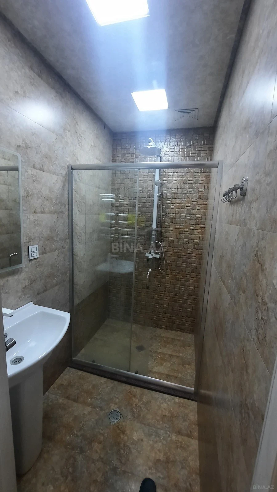 Kirayə verilir 2 otaqlı mənzil 65 m²