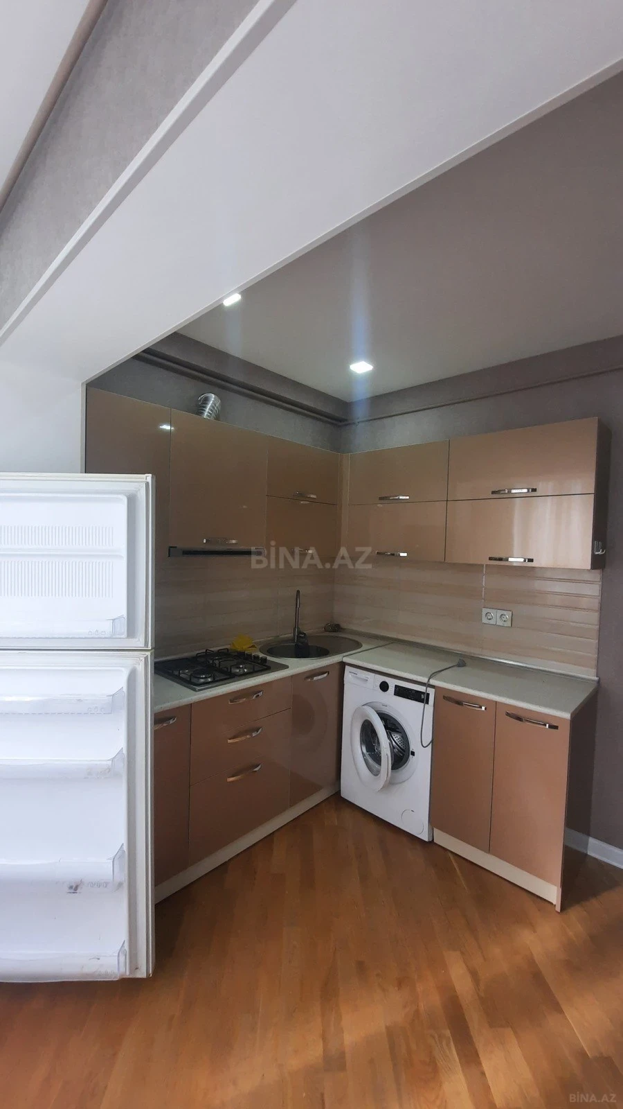 Kirayə verilir 2 otaqlı mənzil 65 m²