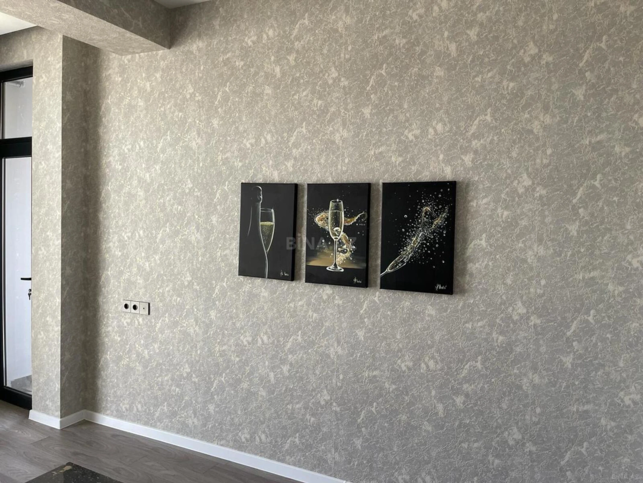 Kirayə verilir 2 otaqlı mənzil 60 m²