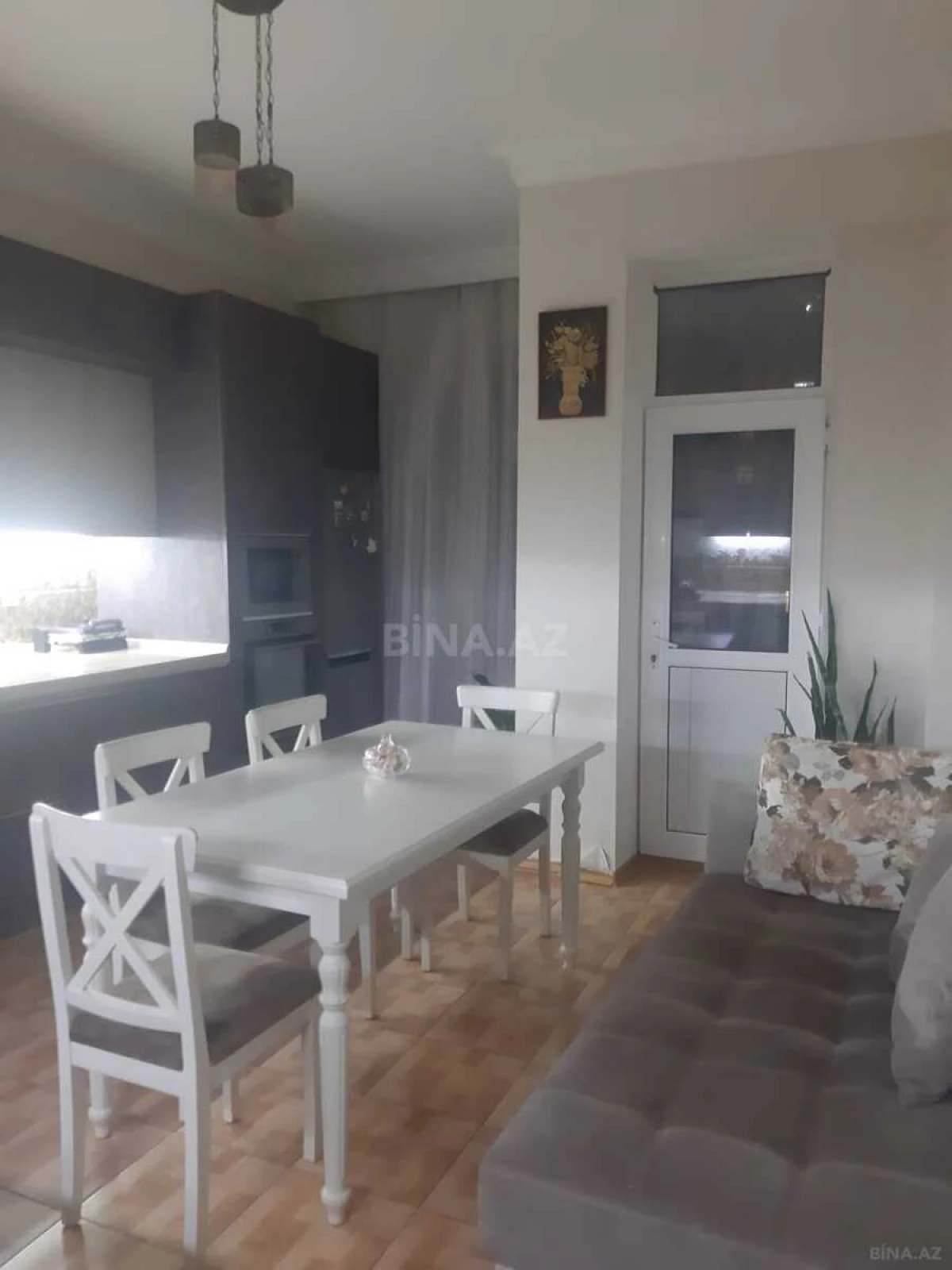 Satılır 2 otaqlı mənzil 90 m²