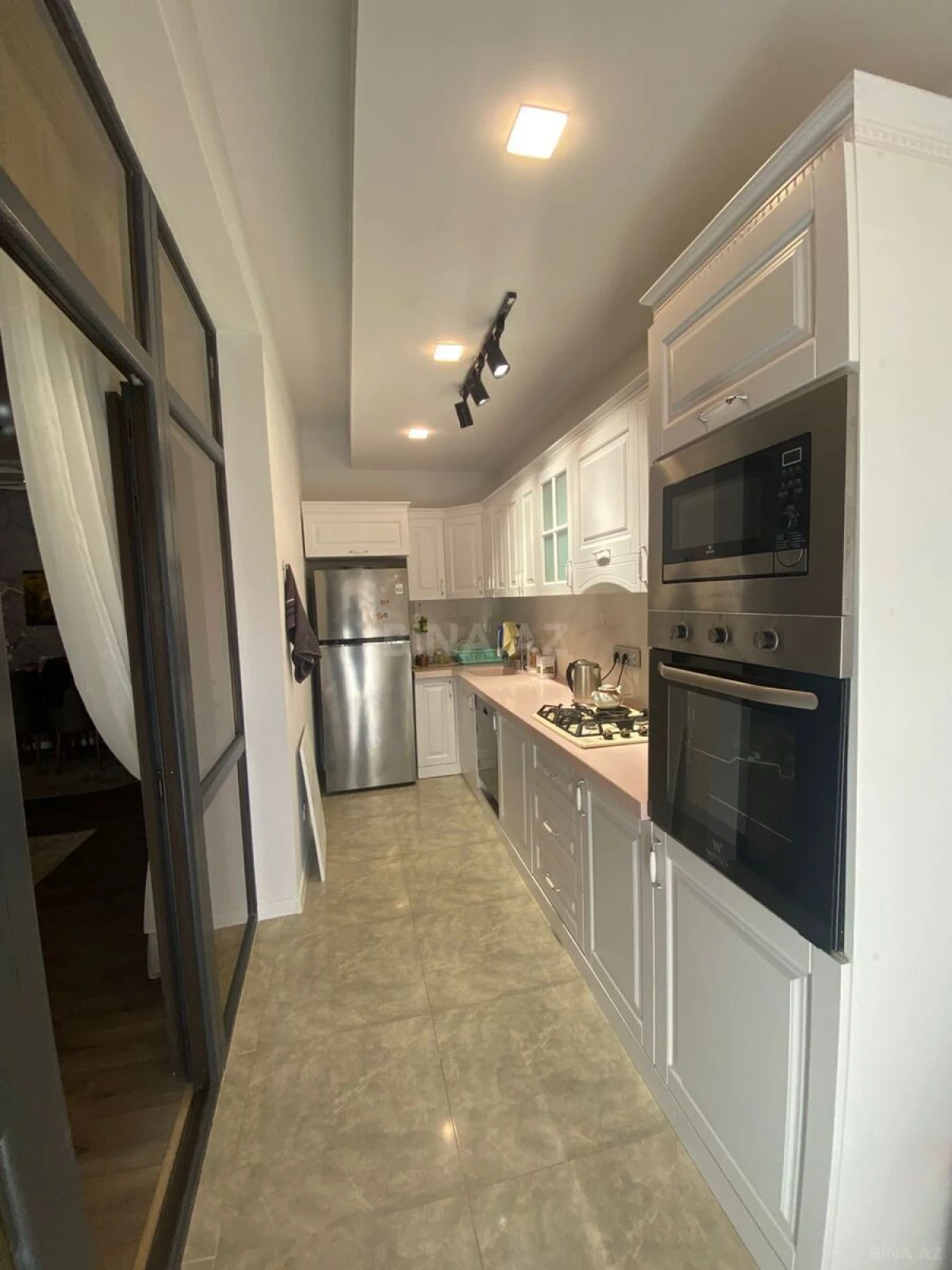 Satılır 3 otaqlı mənzil 130 m²