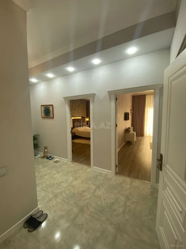 Satılır 3 otaqlı mənzil 130 m²