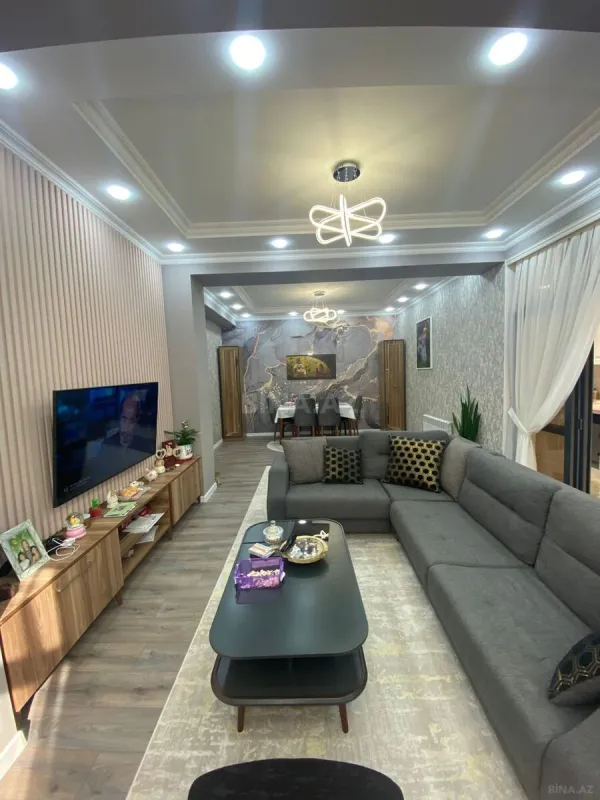 Satılır 3 otaqlı mənzil 130 m²