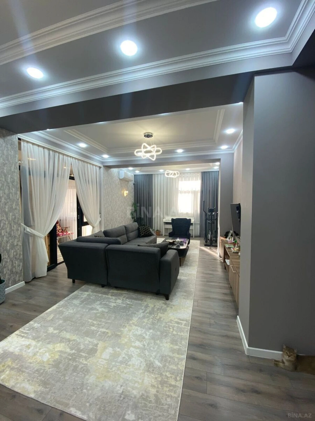 Satılır 3 otaqlı mənzil 130 m²