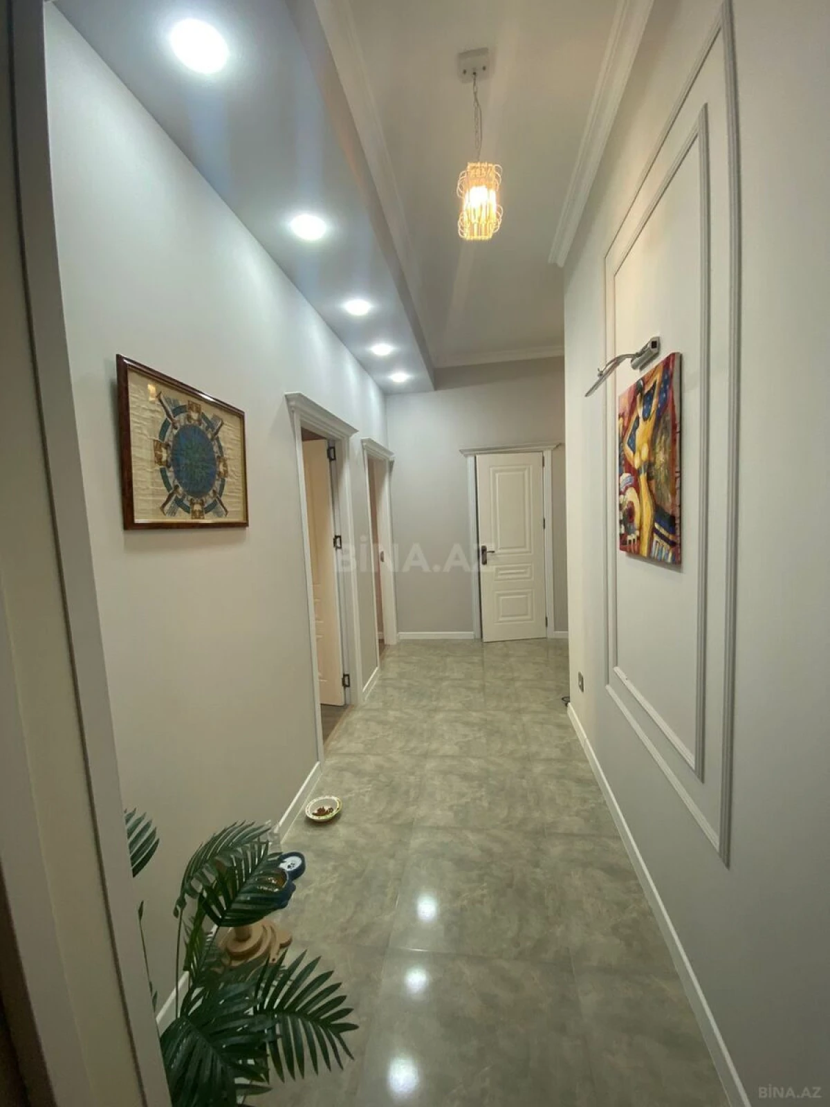 Satılır 3 otaqlı mənzil 130 m²