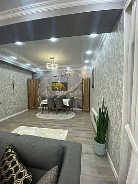 Satılır 3 otaqlı mənzil 130 m²