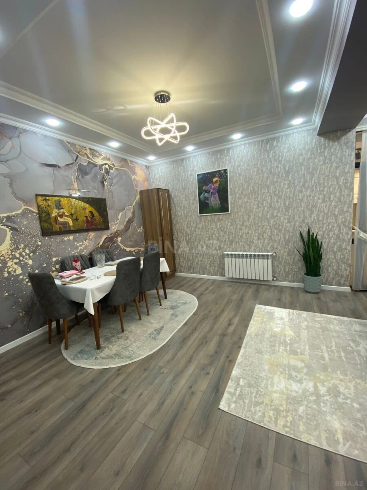 Satılır 3 otaqlı mənzil 130 m²
