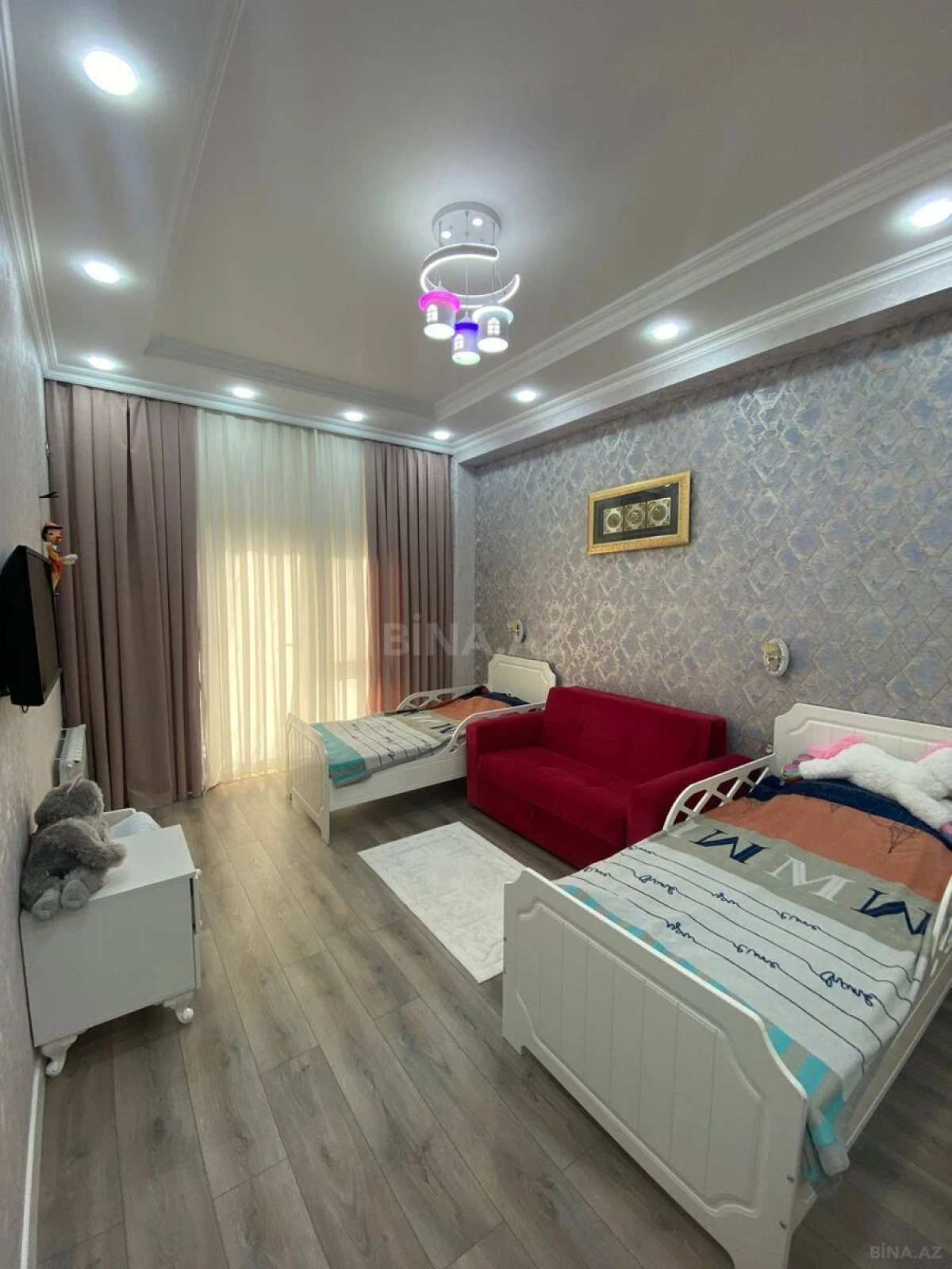 Satılır 3 otaqlı mənzil 130 m²