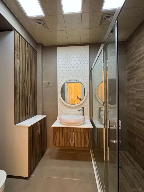 Satılır 4 otaqlı mənzil 130 m²