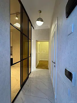 Satılır 4 otaqlı mənzil 130 m²