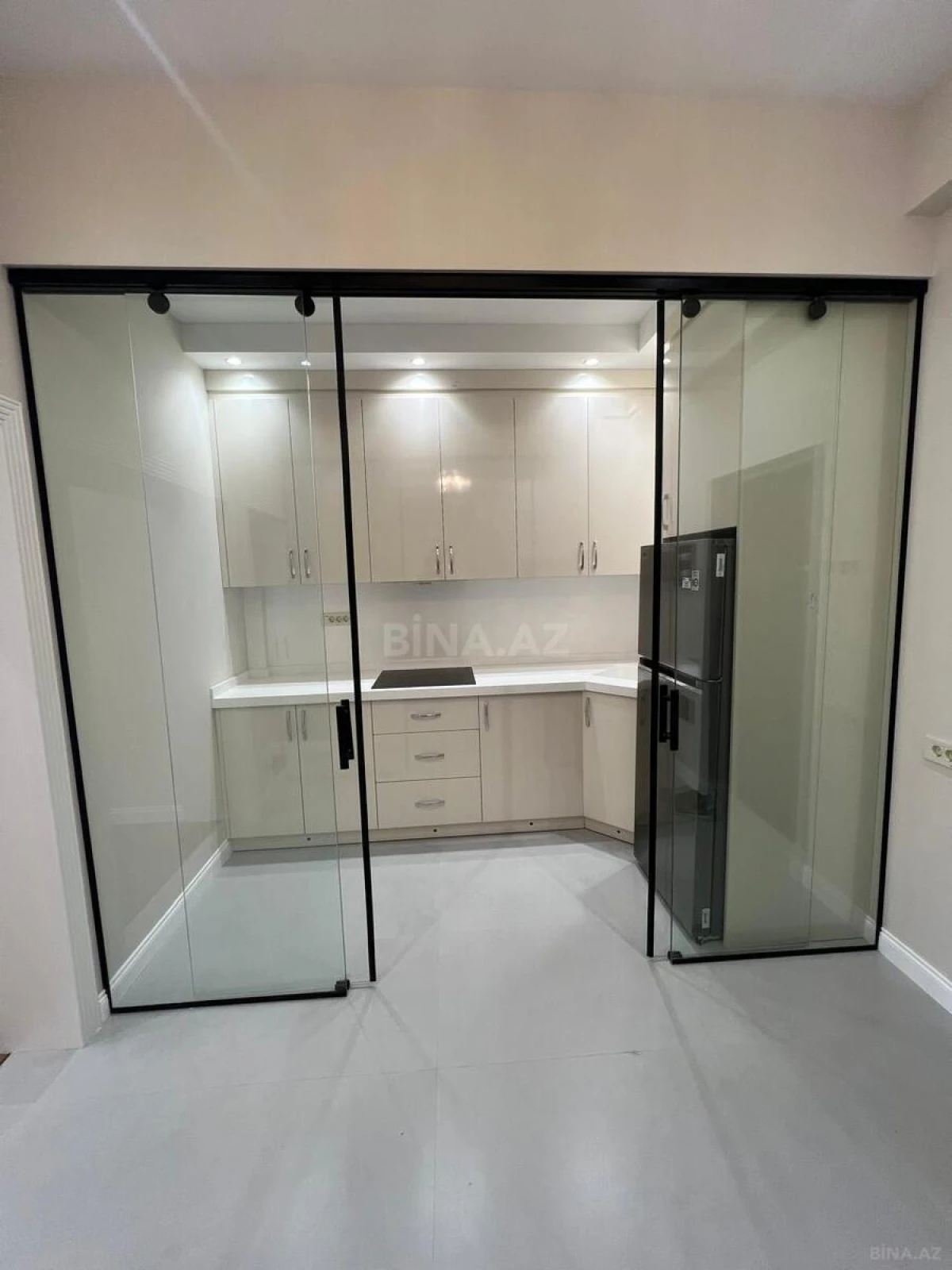 Kirayə verilir 2 otaqlı mənzil 75 m²