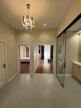 Kirayə verilir 2 otaqlı mənzil 75 m²