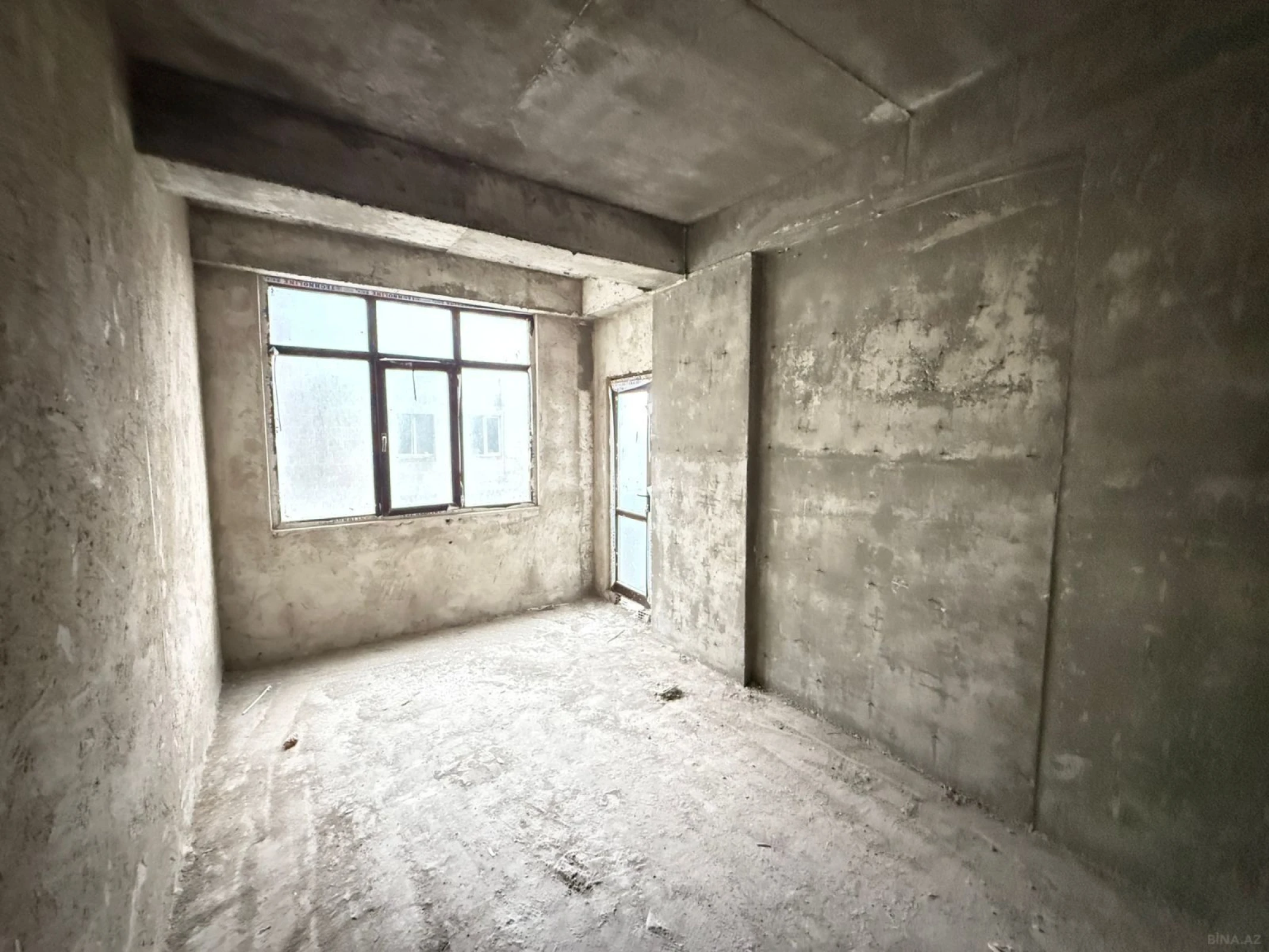 Satılır 2 otaqlı mənzil 91 m²