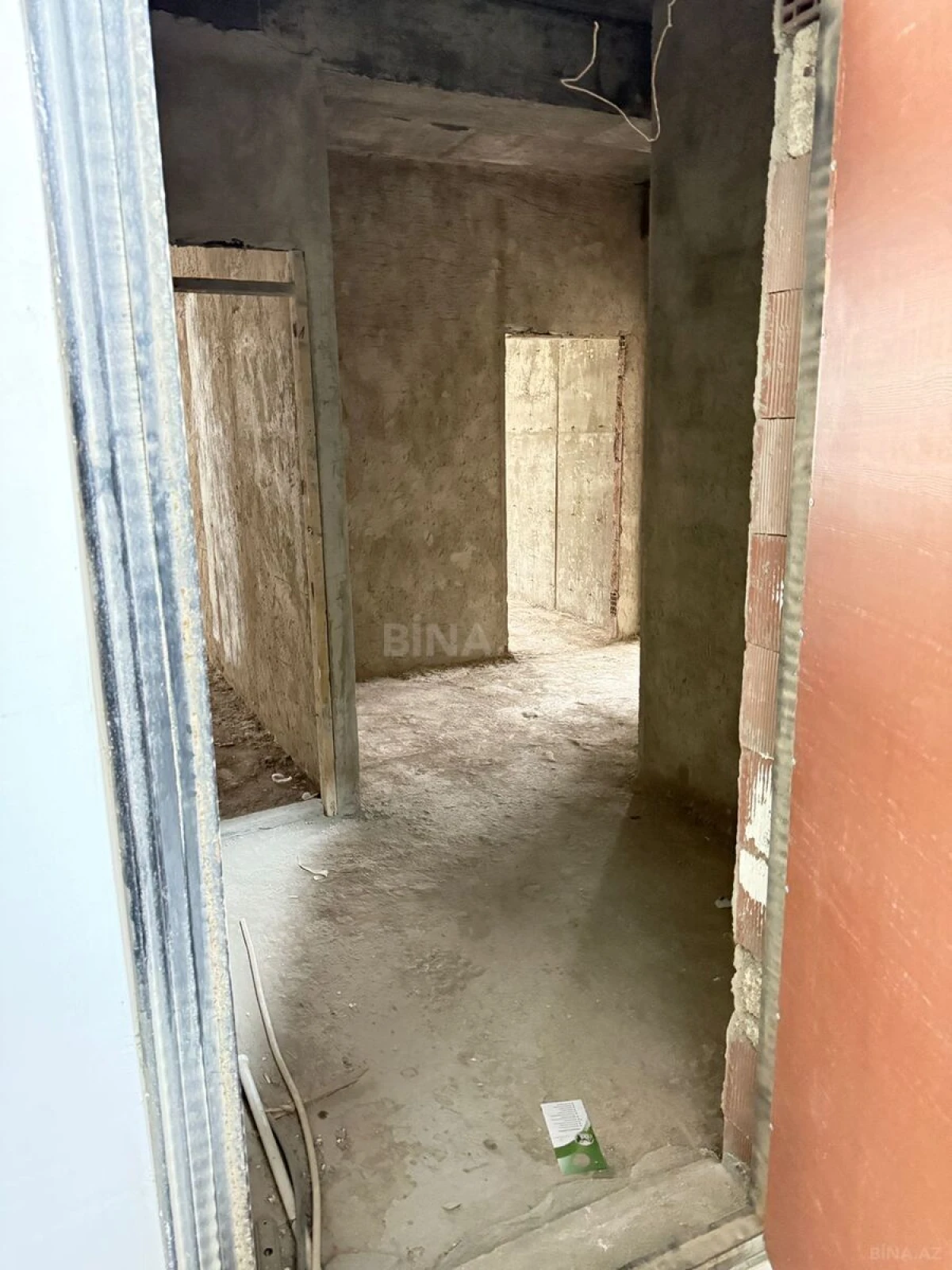 Satılır 2 otaqlı mənzil 91 m²