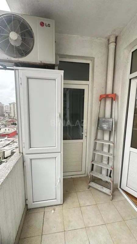 Satılır 3 otaqlı mənzil 125 m²