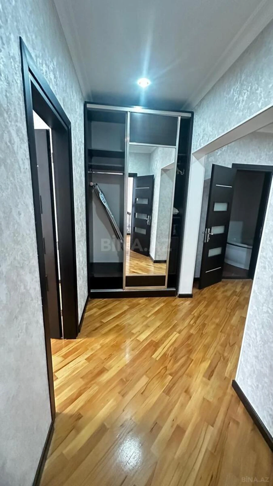 Satılır 3 otaqlı mənzil 125 m²
