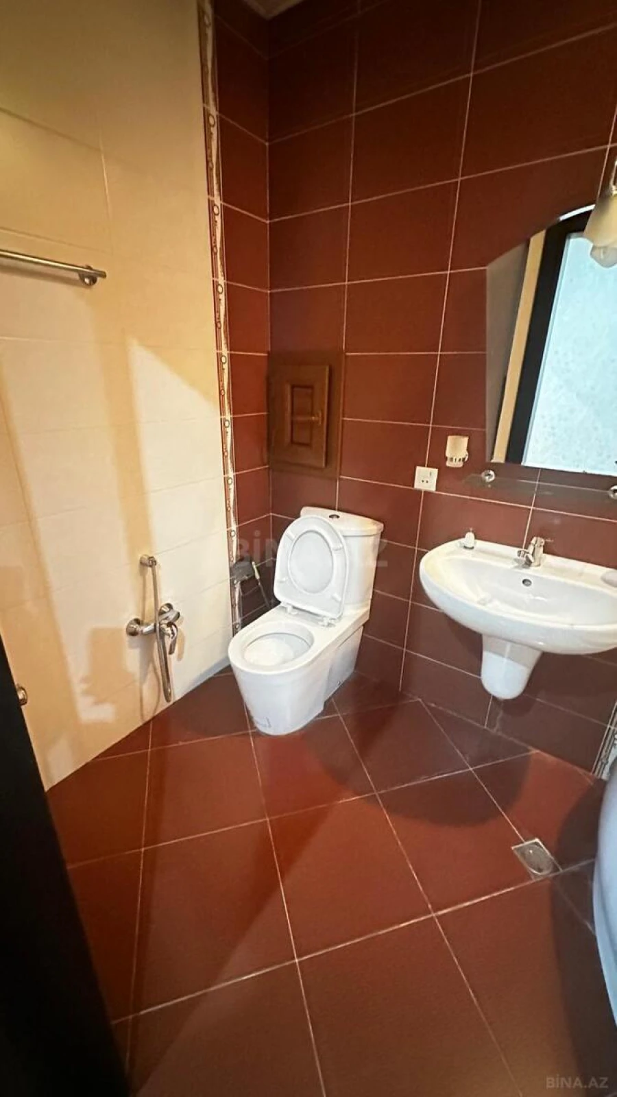 Satılır 3 otaqlı mənzil 125 m²
