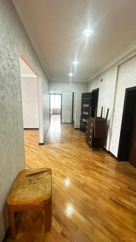 Satılır 3 otaqlı mənzil 125 m²