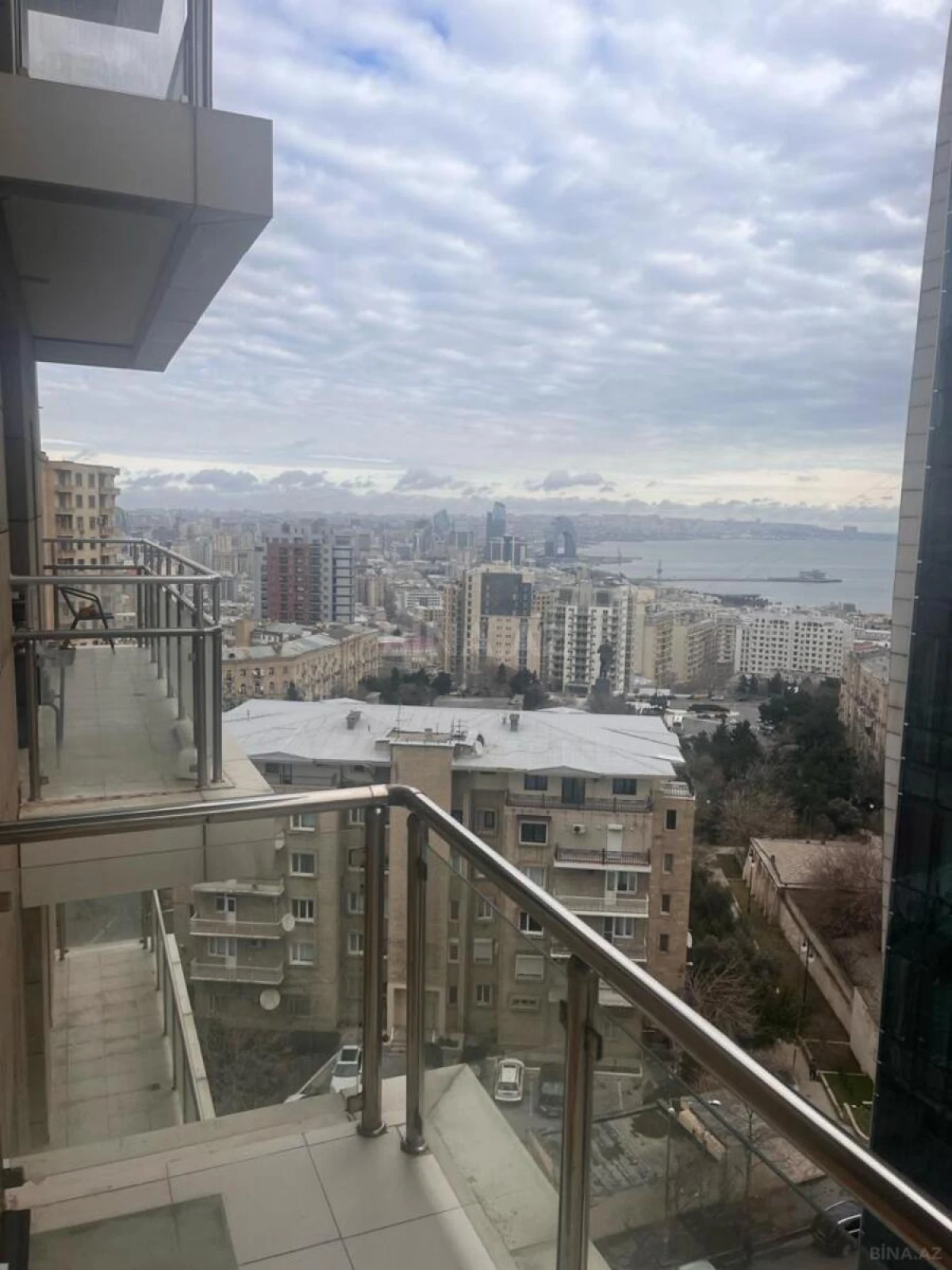 Kirayə verilir 2 otaqlı mənzil 85 m²