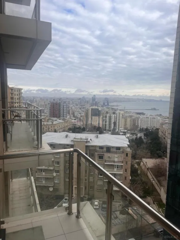 Kirayə verilir 2 otaqlı mənzil 85 m²