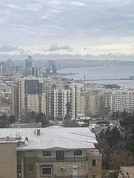 Kirayə verilir 2 otaqlı mənzil 85 m²