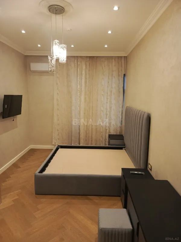Kirayə verilir 3 otaqlı mənzil 160 m²