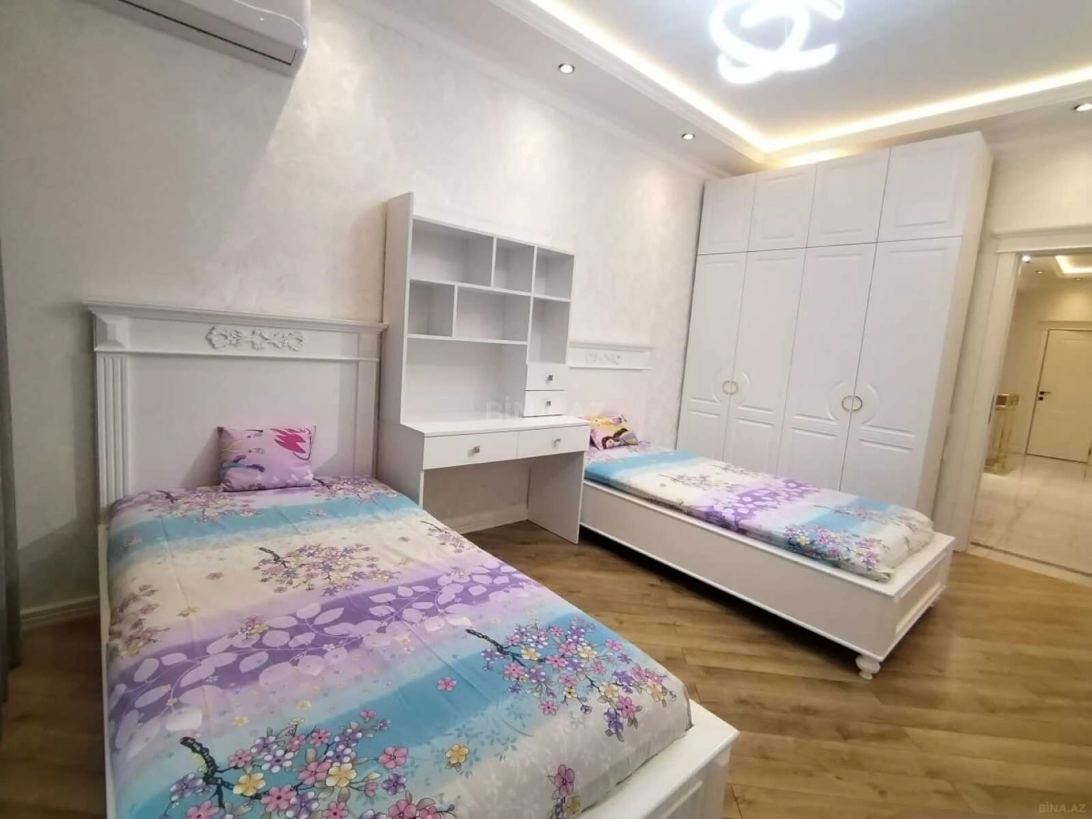 Kirayə verilir 3 otaqlı mənzil 148 m²