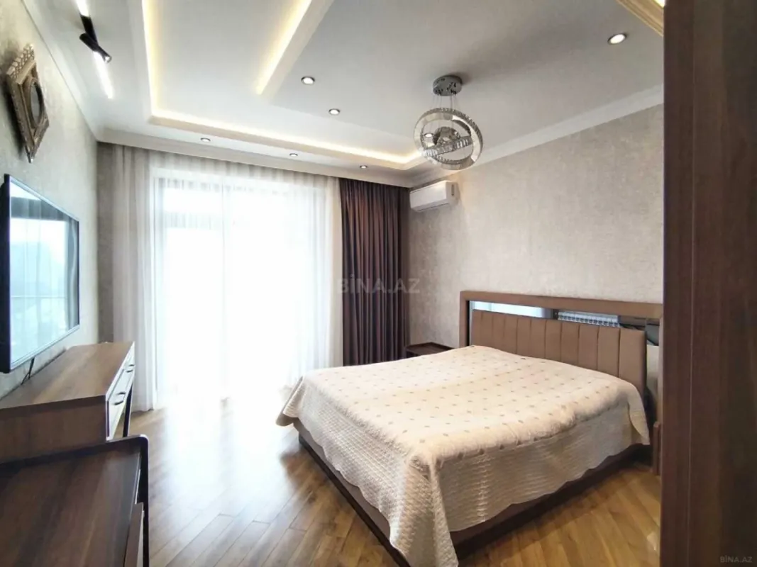 Kirayə verilir 3 otaqlı mənzil 148 m²