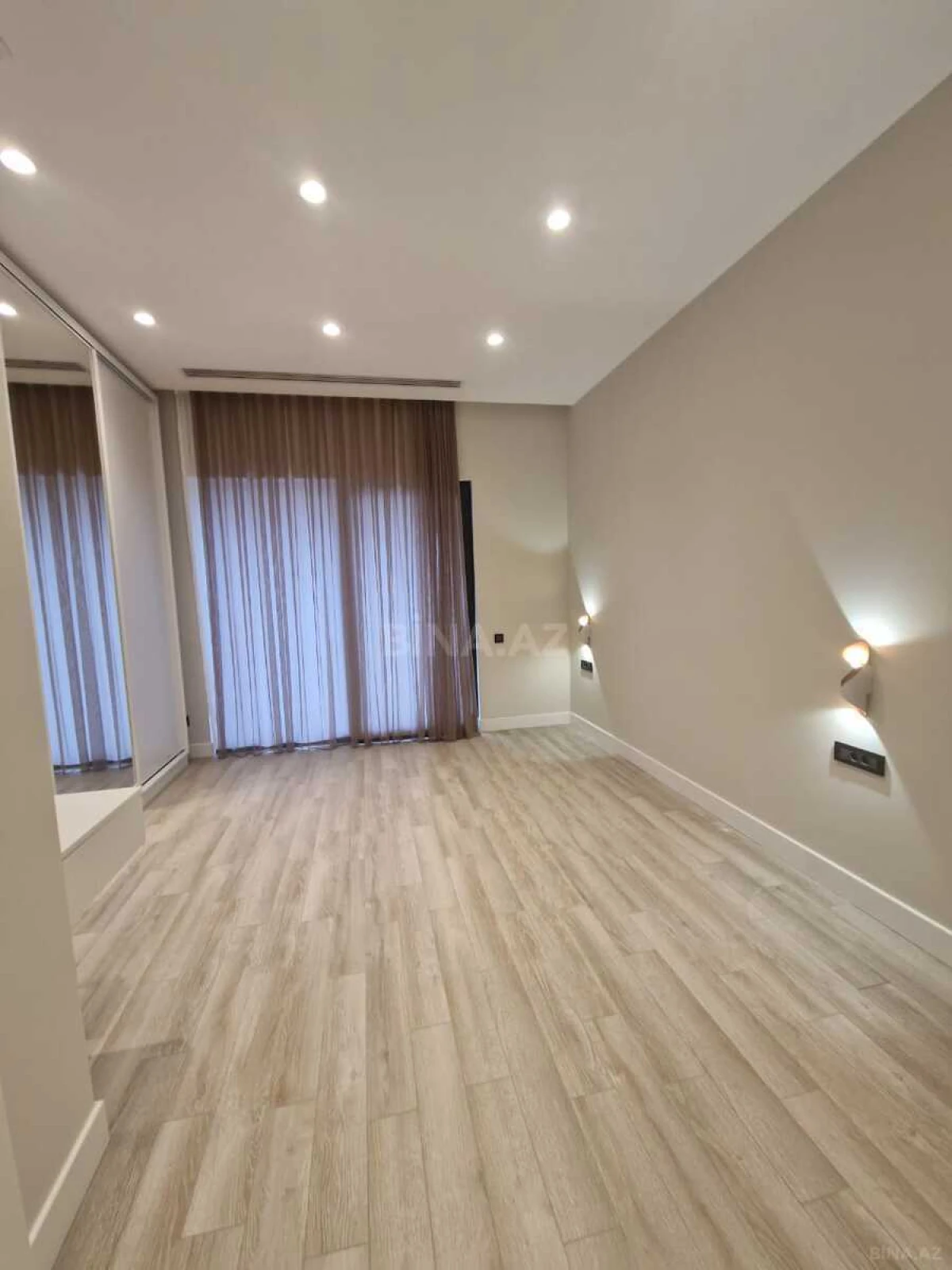 Kirayə verilir 4 otaqlı həyət evi 300 m²