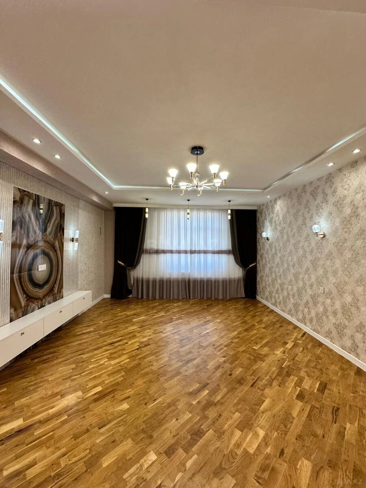 Satılır 3 otaqlı mənzil 120 m²