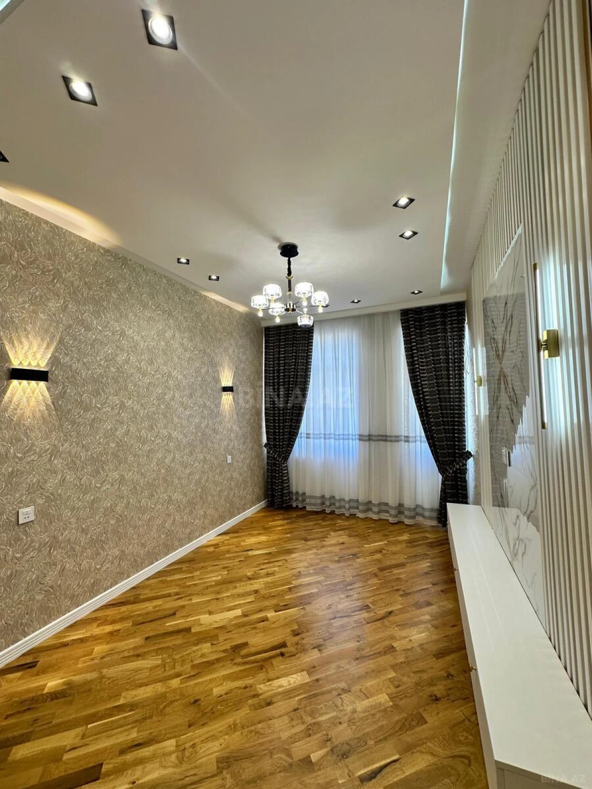 Satılır 3 otaqlı mənzil 120 m²