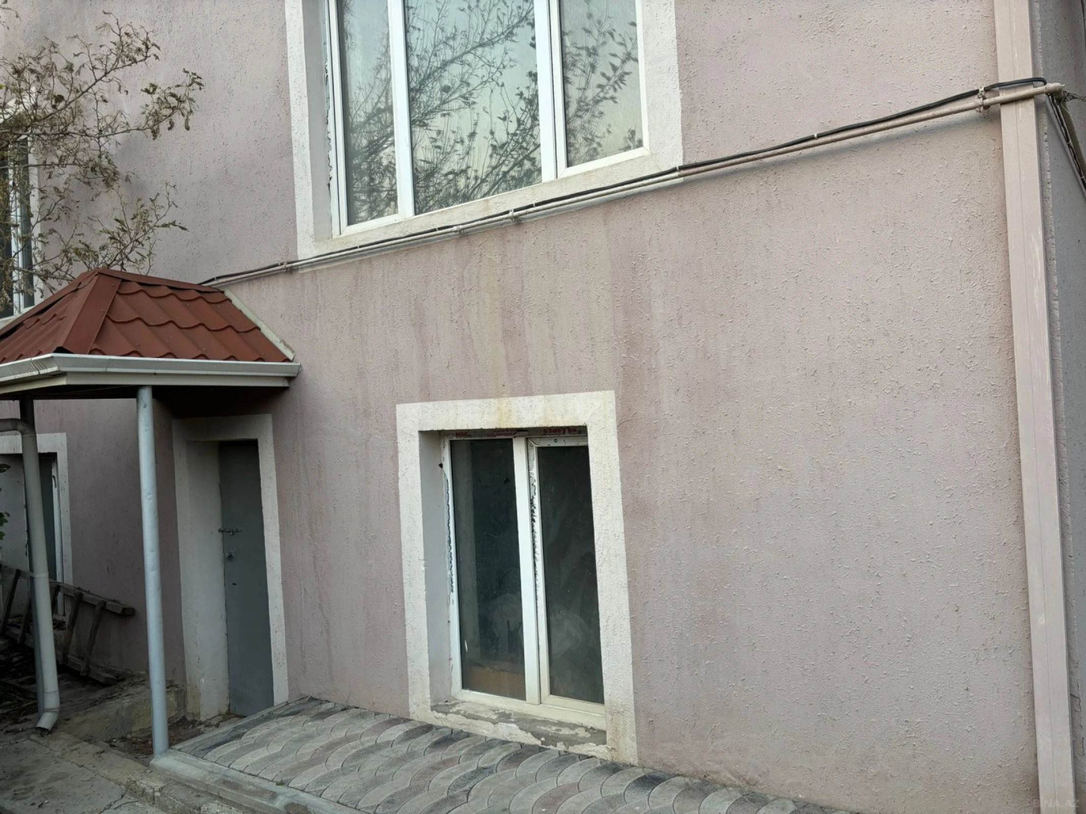 Satılır 7 otaqlı həyət evi 310 m²