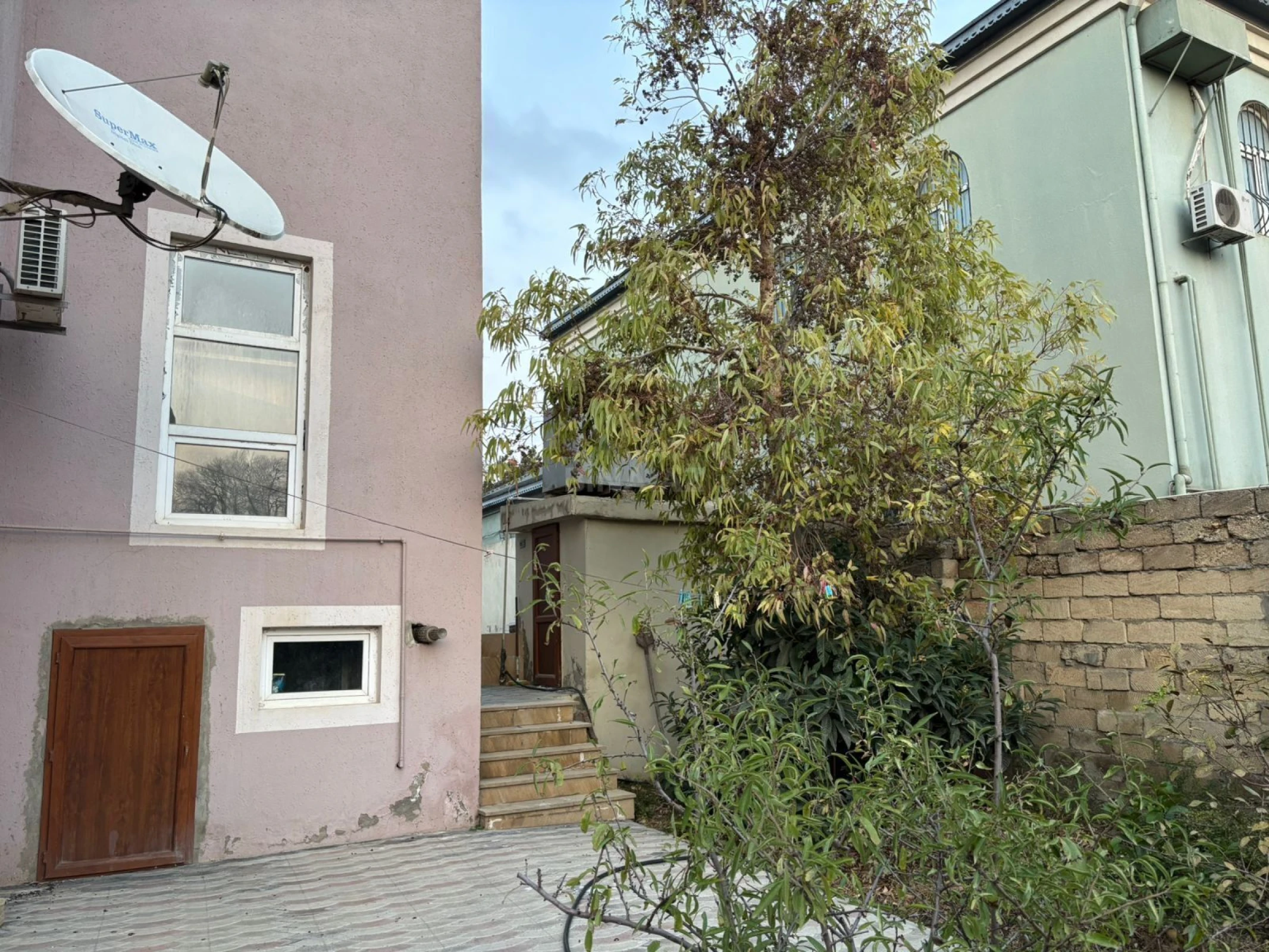 Satılır 7 otaqlı həyət evi 310 m²