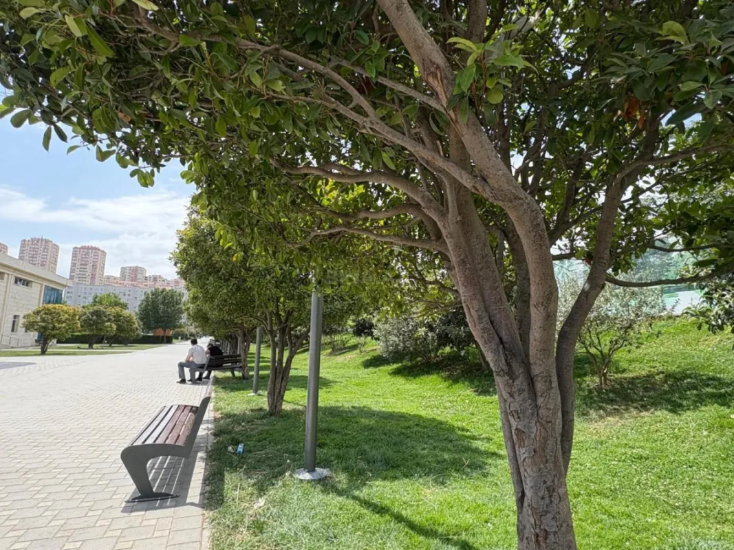 Satılır 2 otaqlı mənzil 74 m²