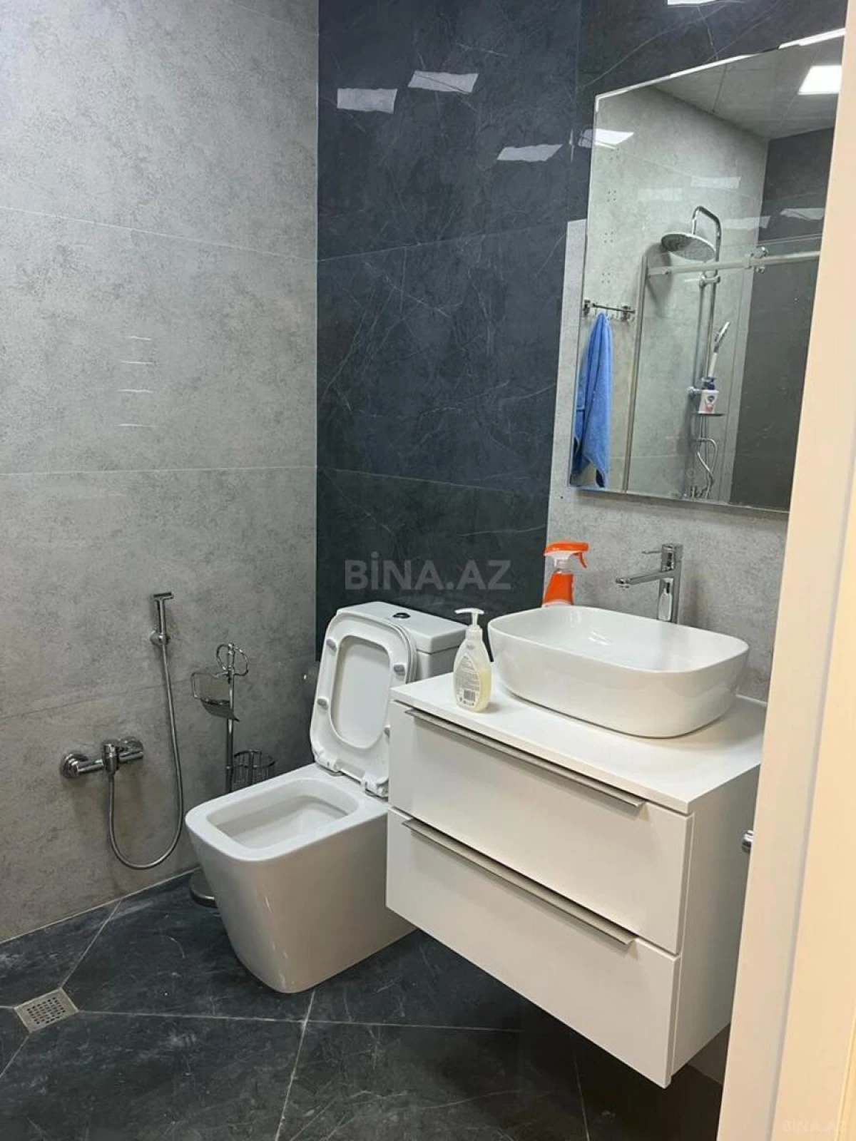 Kirayə verilir 3 otaqlı mənzil 105 m²