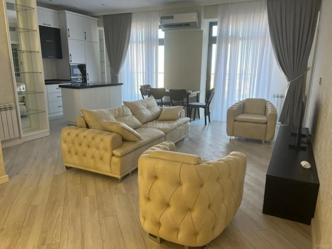 Kirayə verilir 3 otaqlı mənzil 105 m²