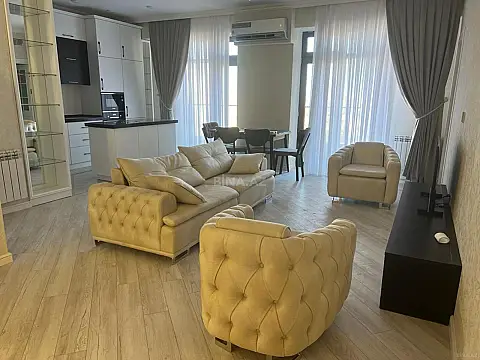 Kirayə verilir 3 otaqlı mənzil 105 m² — Bakı, 8-ci kilometr 3 otaq 105.00 m²