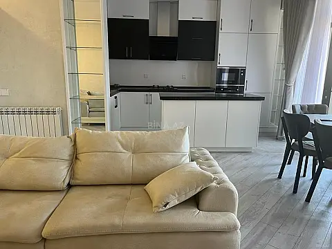 Kirayə verilir 3 otaqlı mənzil 105 m²