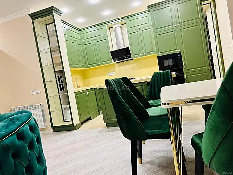 Kirayə verilir 3 otaqlı mənzil 108 m²